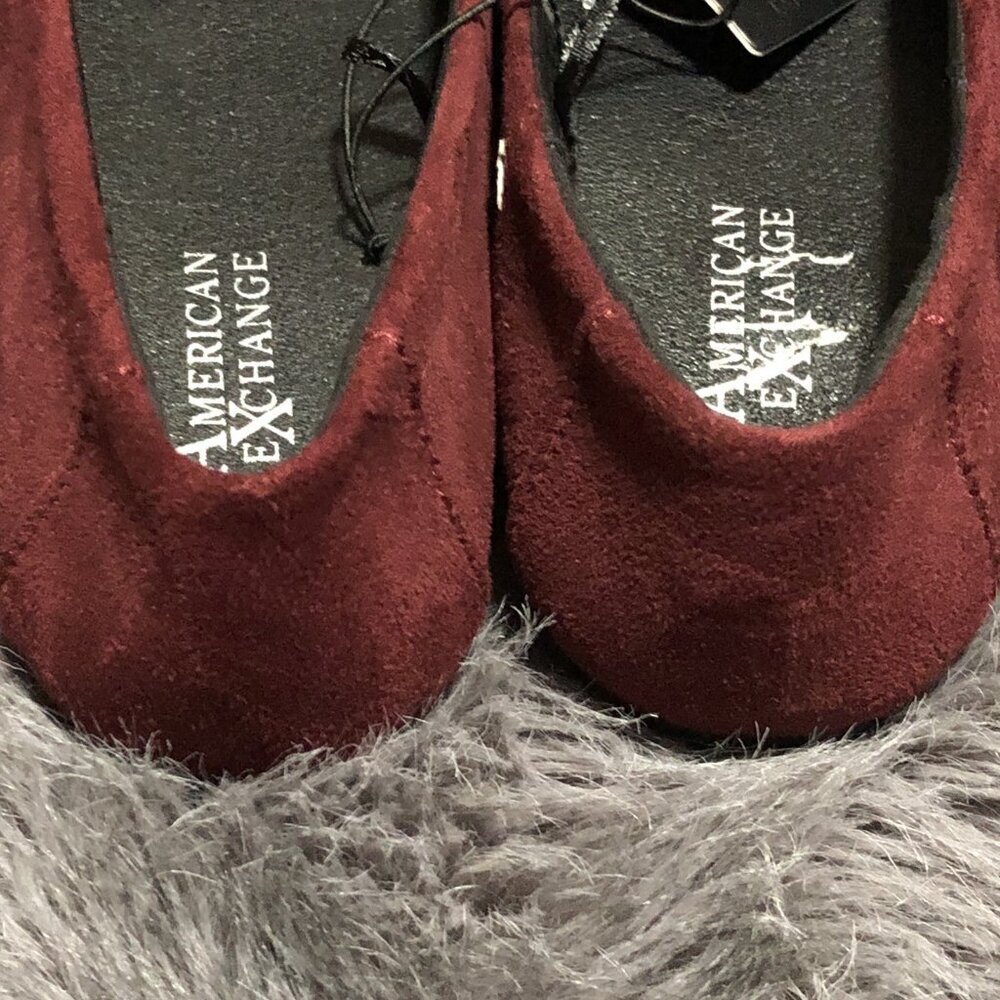 American Exchange Women's Burgundy Faux Suede Flats Eyelet Accents Size 5.5 NWT - Picture 4 of 5